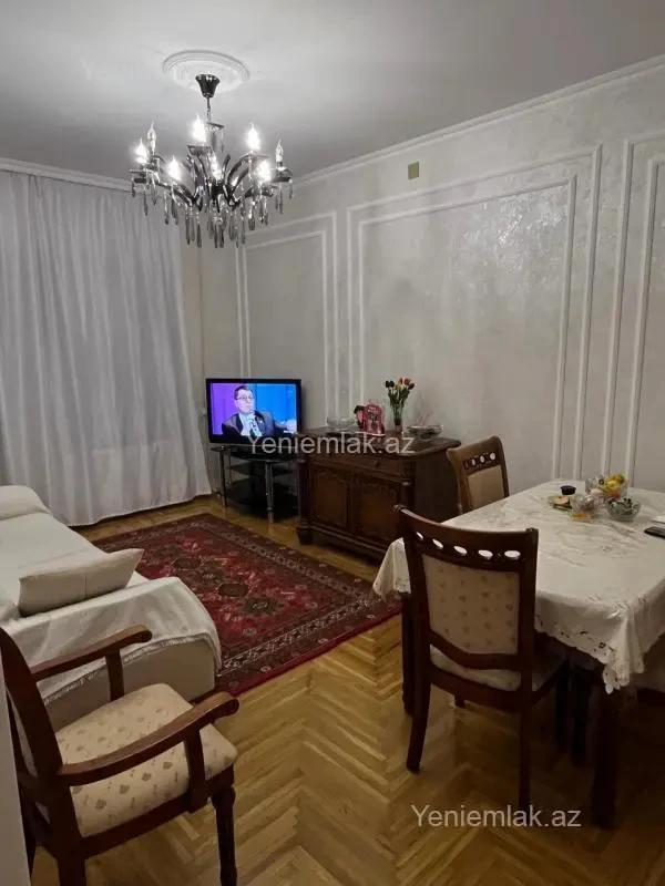 Satılır 3 otaqlı köhnə tikili 85 m²