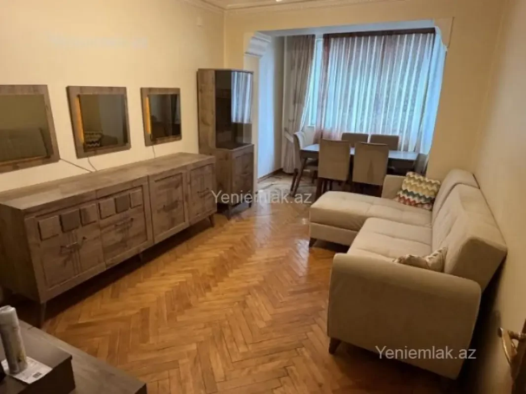 Satılır 3 otaqlı köhnə tikili 80 m²