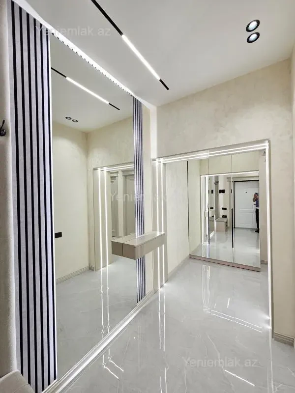 Satılır 2 otaqlı yeni tikili 76 m²