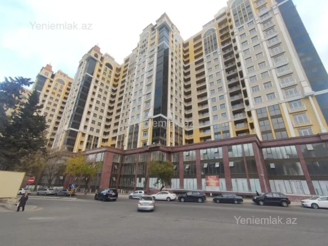 Satılır 3 otaqlı yeni tikili 130 m²