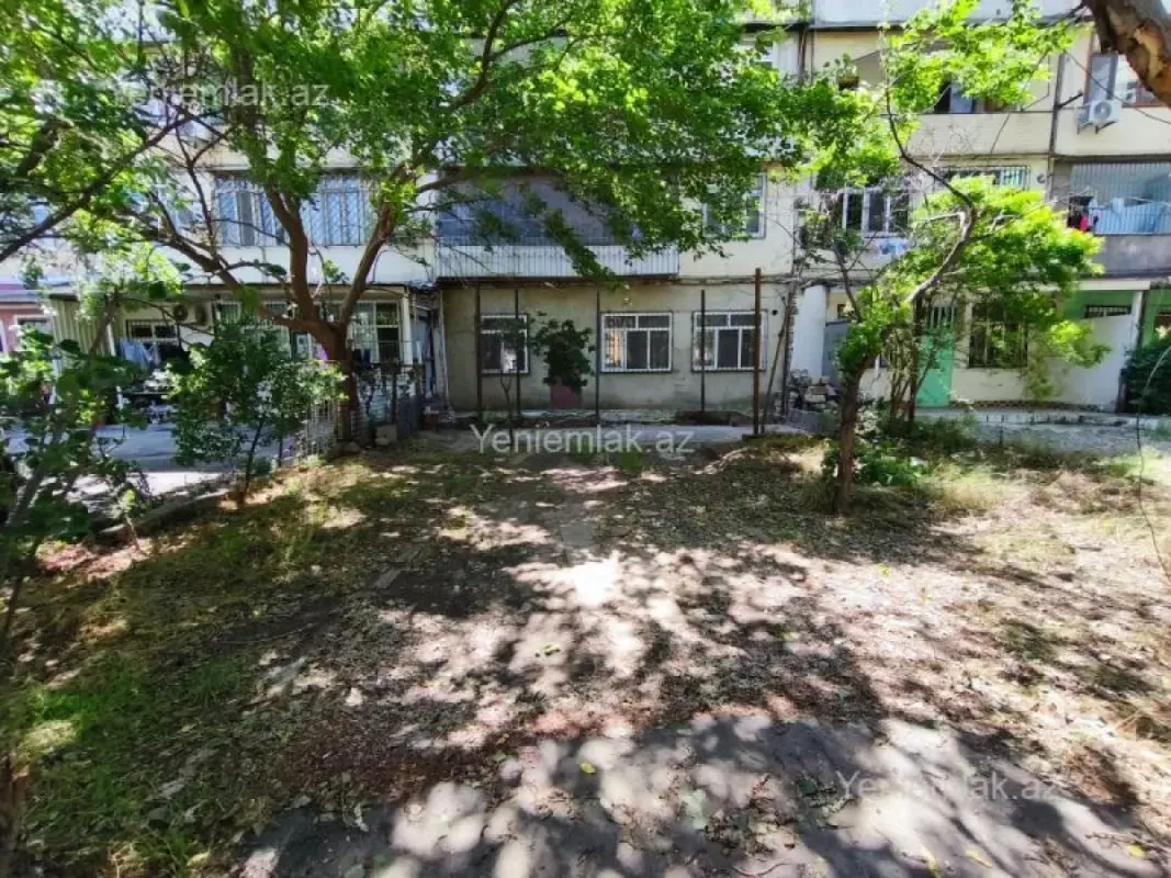 Satılır 5 otaqlı köhnə tikili 125 m²