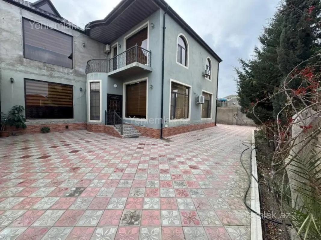 Satılır 5 otaqlı həyət evi 140 m²