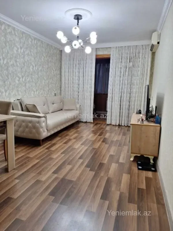Satılır 2 otaqlı köhnə tikili 55 m²