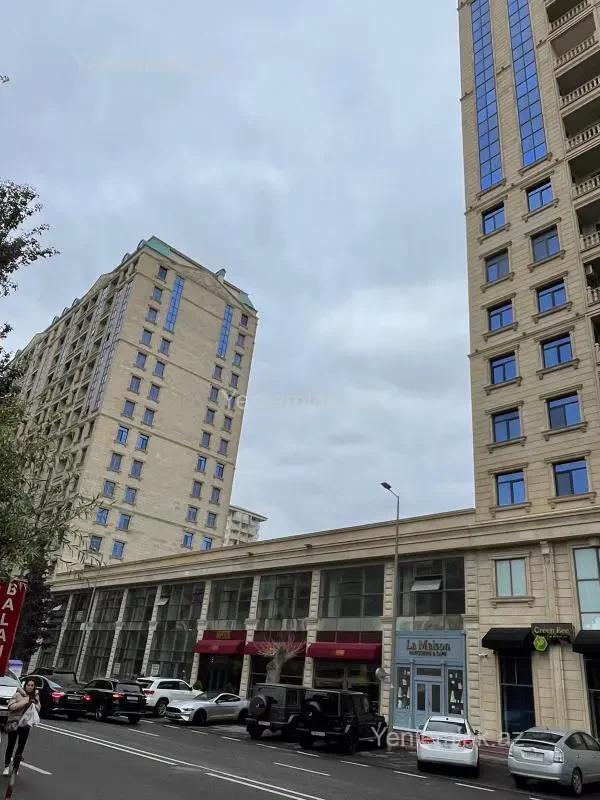Satılır 4 otaqlı yeni tikili 203 m²