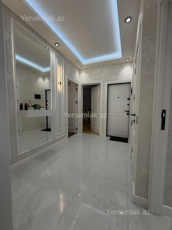 Satılır 4 otaqlı köhnə tikili 100 m²