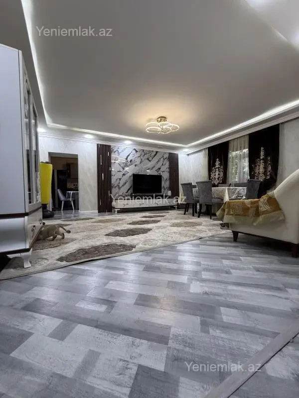 Satılır 4 otaqlı köhnə tikili 90 m²