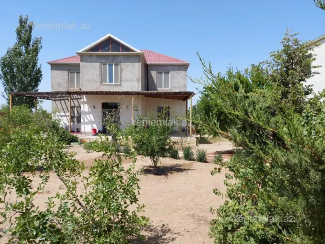 Satılır 5 otaqlı həyət evi 140 m²