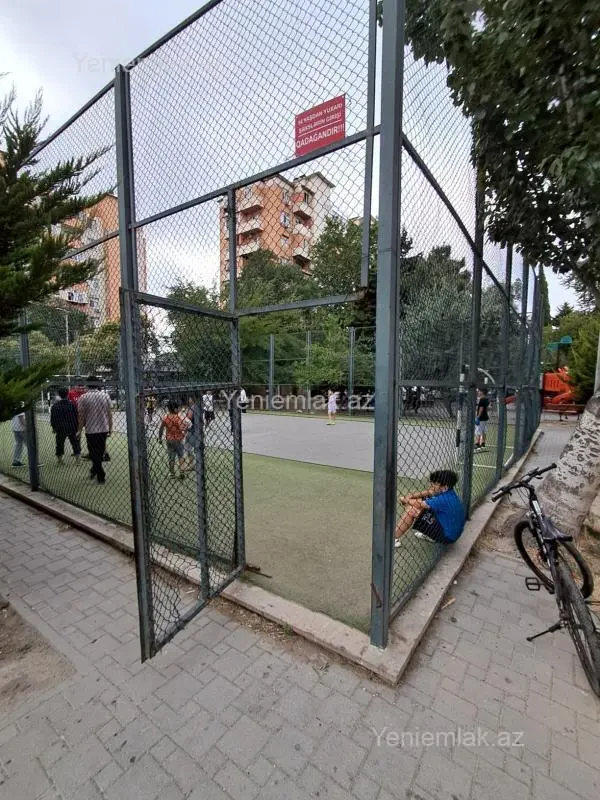 Satılır 2 otaqlı köhnə tikili 65 m²