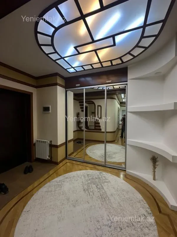 Satılır 3 otaqlı yeni tikili 145 m²