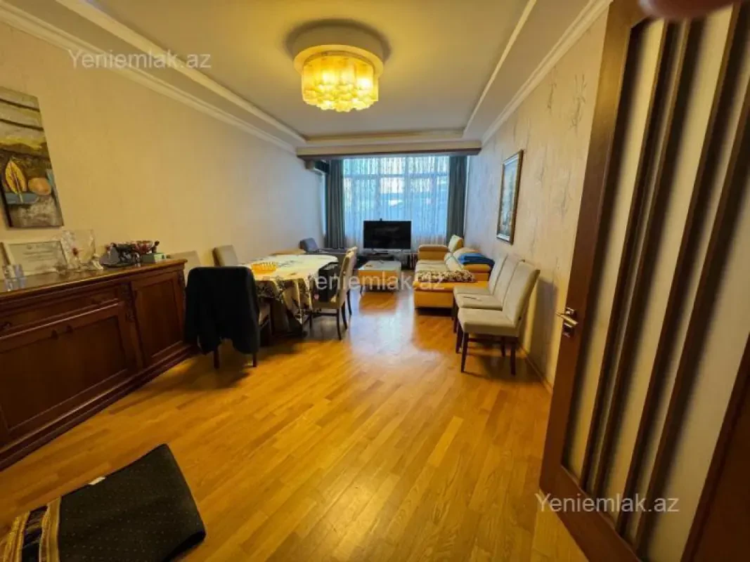Satılır 4 otaqlı yeni tikili 125 m²