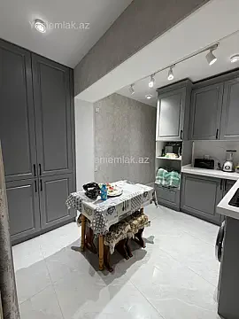 Satılır 4 otaqlı köhnə tikili 100 m² — Bakı, Yasamal 4 otaq 100.00 m²