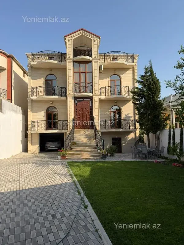 Satılır 10 otaqlı həyət evi 580 m²