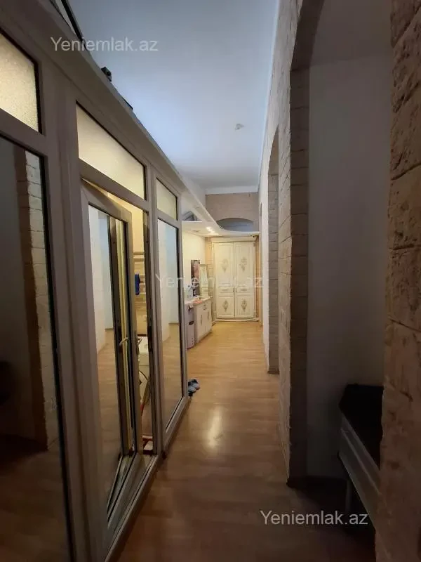Satılır 3 otaqlı köhnə tikili 95 m²