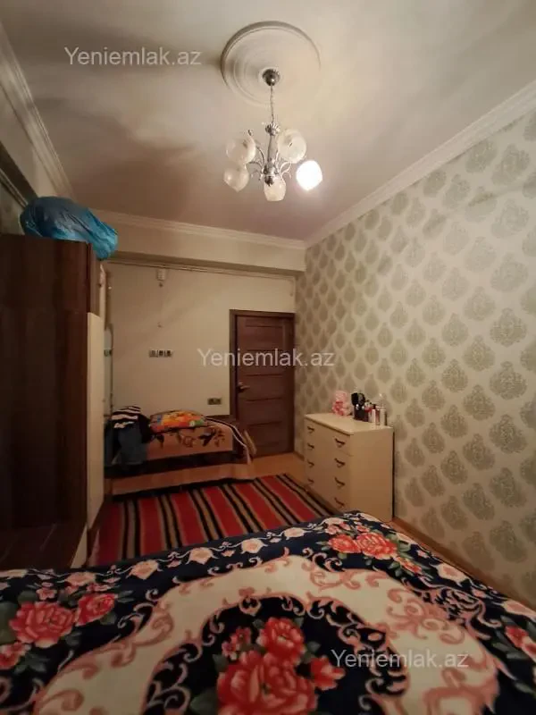 Satılır 2 otaqlı köhnə tikili 72.17 m²