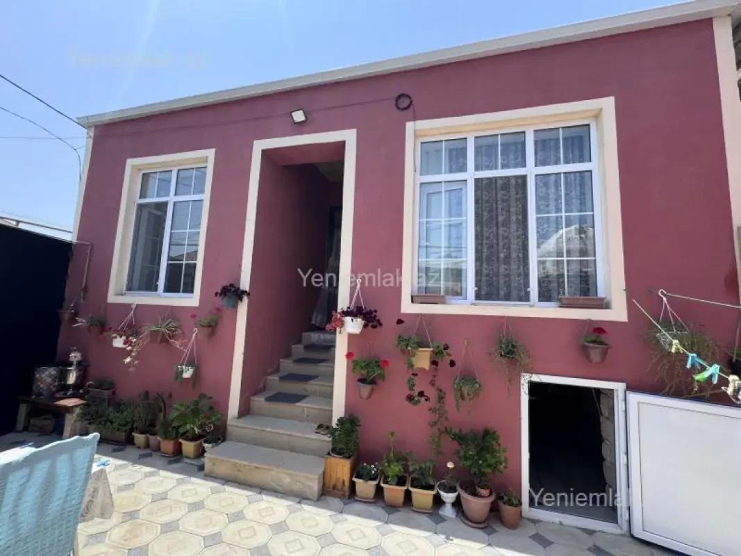 Satılır 3 otaqlı həyət evi 100 m²