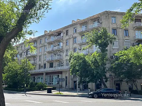 Satılır 4 otaqlı köhnə tikili 110 m² — Bakı, Yasamal 4 otaq 110.00 m²
