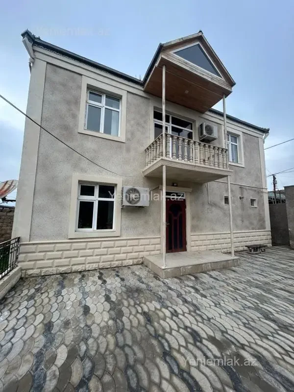 Satılır 4 otaqlı həyət evi 180 m²