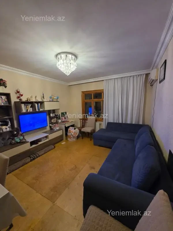 Satılır 3 otaqlı köhnə tikili 70 m²