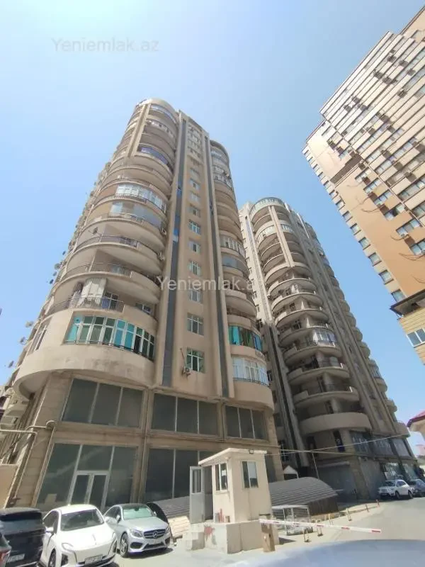 Satılır 3 otaqlı yeni tikili 137 m²