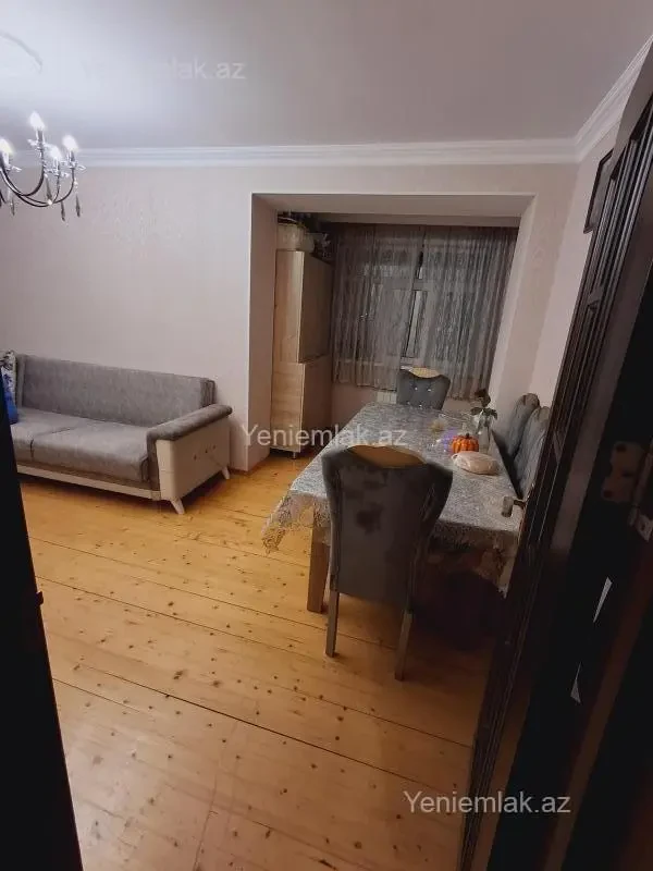 Satılır 2 otaqlı köhnə tikili 55 m²
