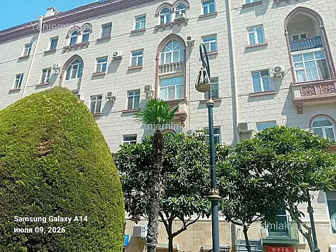 Satılır 1 otaqlı köhnə tikili 40 m² — Bakı, Nizami 1 otaq 40.00 m²
