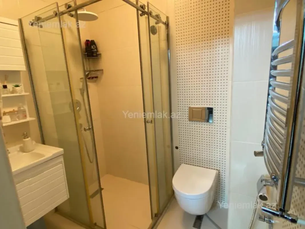 Satılır 3 otaqlı köhnə tikili 100 m²