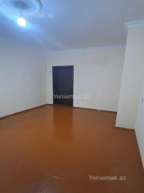 Satılır 5 otaqlı həyət evi 140 m²