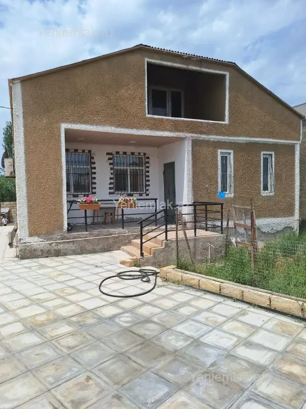 Satılır 3 otaqlı həyət evi 120 m²