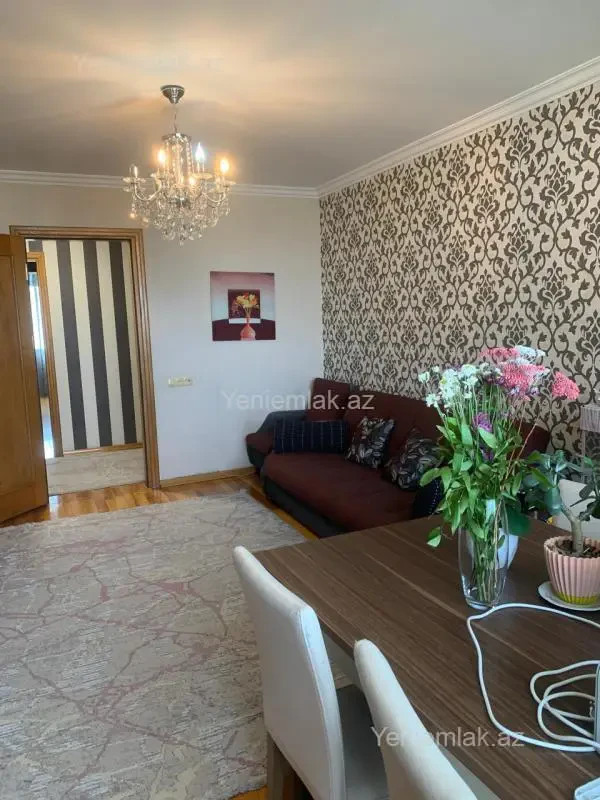 Satılır 3 otaqlı köhnə tikili 75 m²