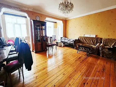 Satılır 4 otaqlı köhnə tikili 110 m² — Bakı, Nizami 4 otaq 110.00 m²