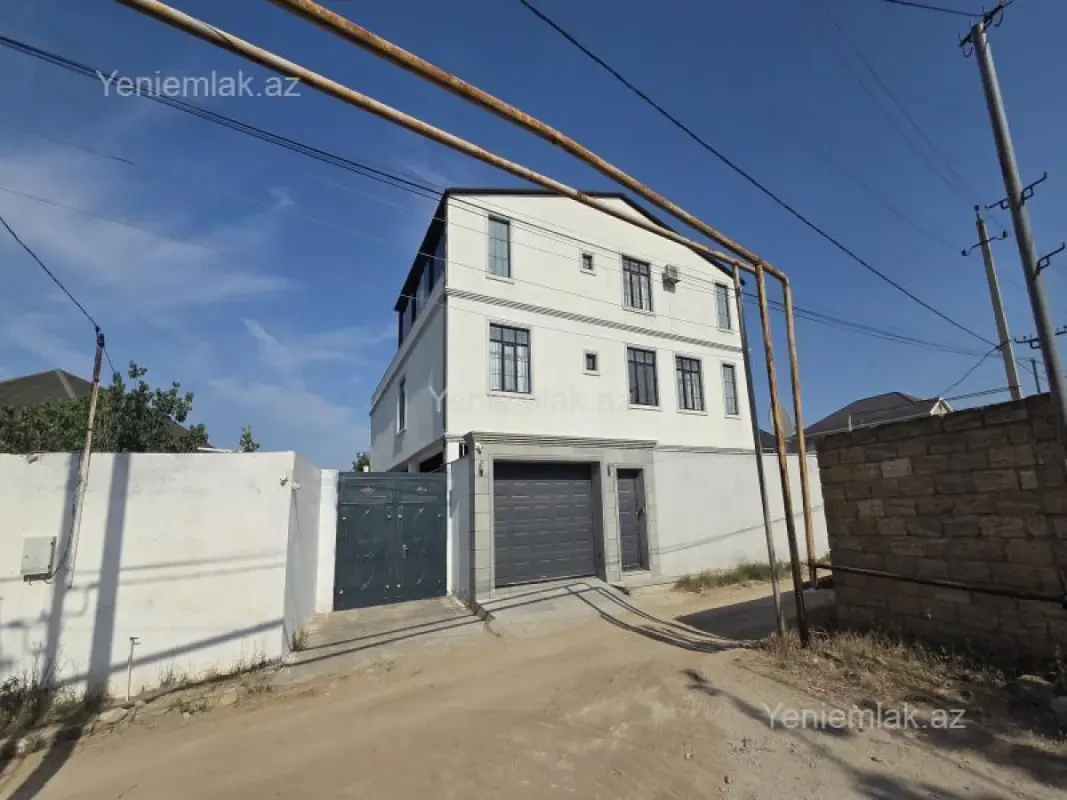 Satılır 7 otaqlı həyət evi 635 m²