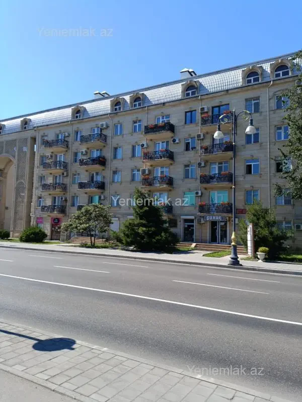 Satılır 3 otaqlı köhnə tikili 76 m²