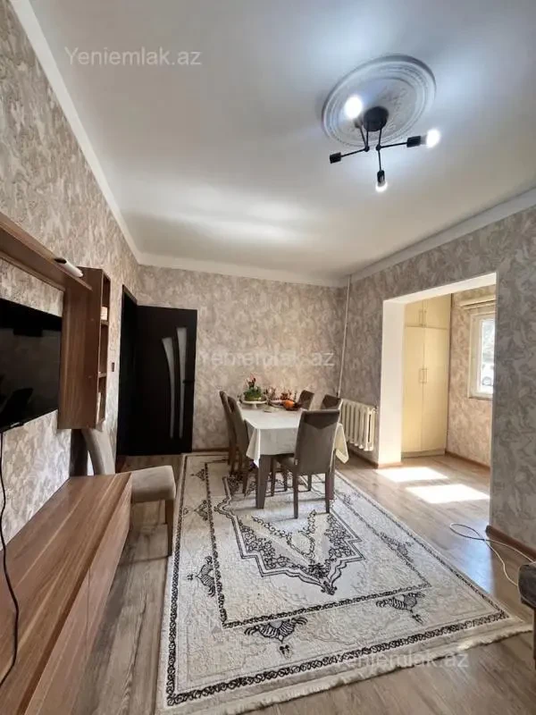 Satılır 3 otaqlı köhnə tikili 85 m²