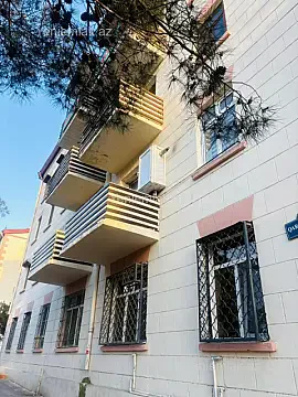 Satılır 3 otaqlı köhnə tikili 80 m² — Bakı, Nizami 3 otaq 80.00 m²