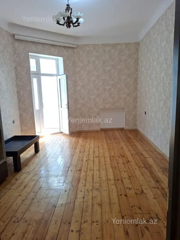 Satılır 2 otaqlı köhnə tikili 50 m²