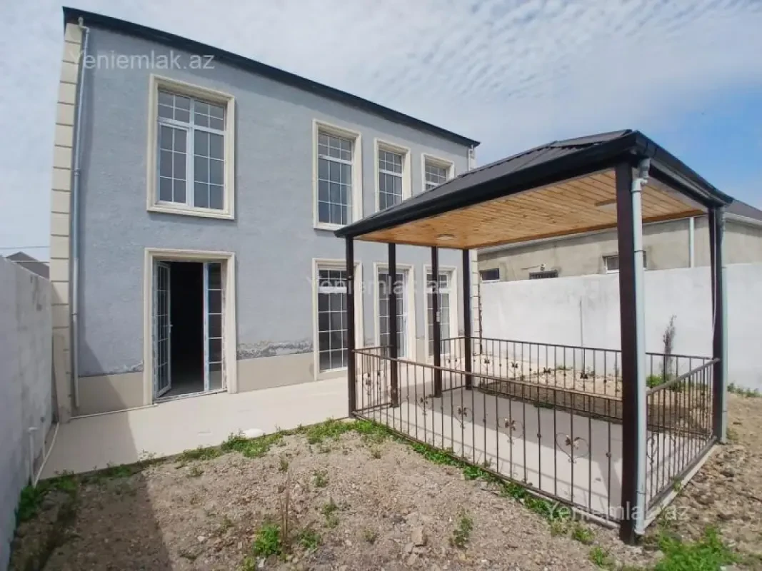 Satılır 5 otaqlı həyət evi 200 m²