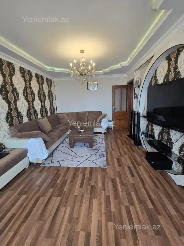 Satılır 4 otaqlı köhnə tikili 85 m²