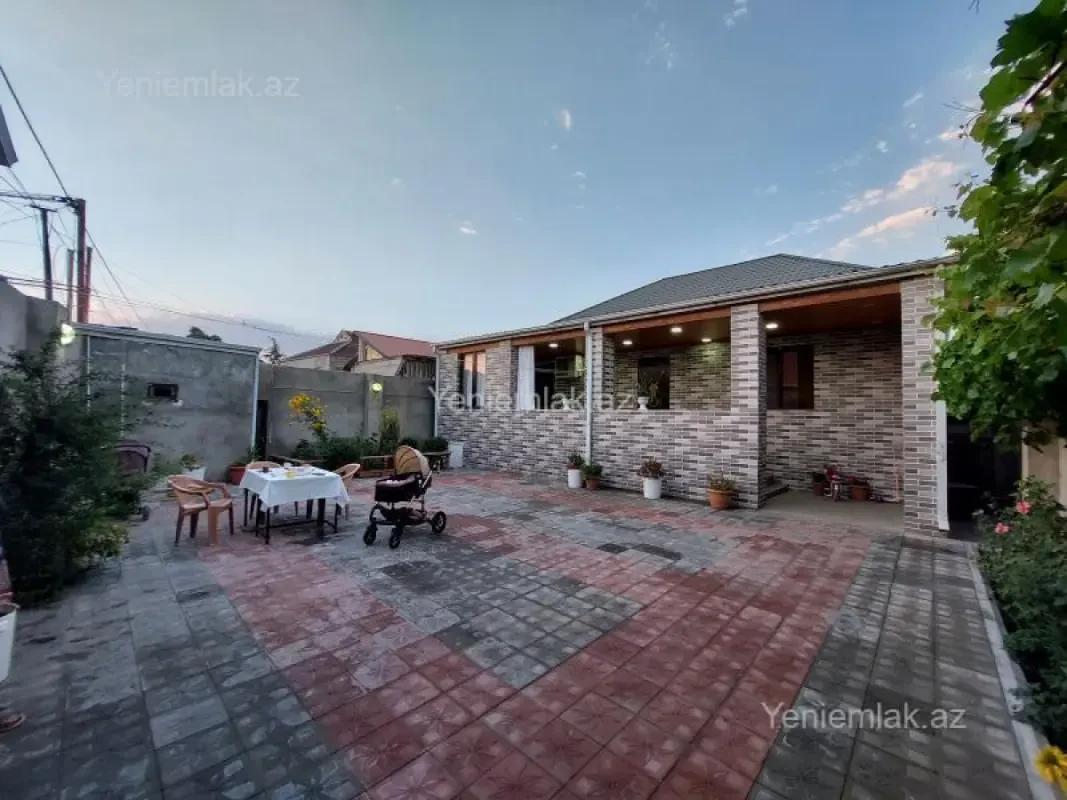 Satılır 4 otaqlı həyət evi 120 m²