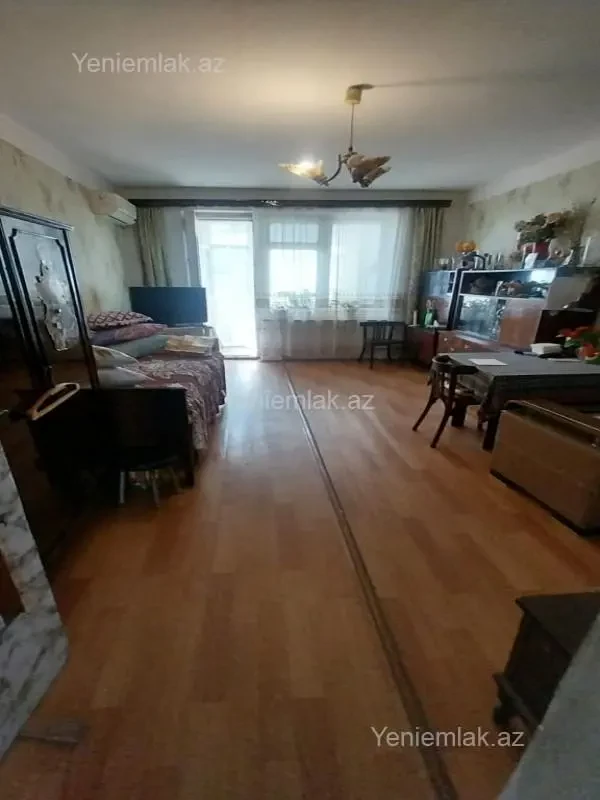 Satılır 2 otaqlı köhnə tikili 60 m²