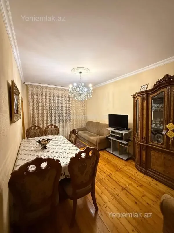 Satılır 3 otaqlı köhnə tikili 55 m²