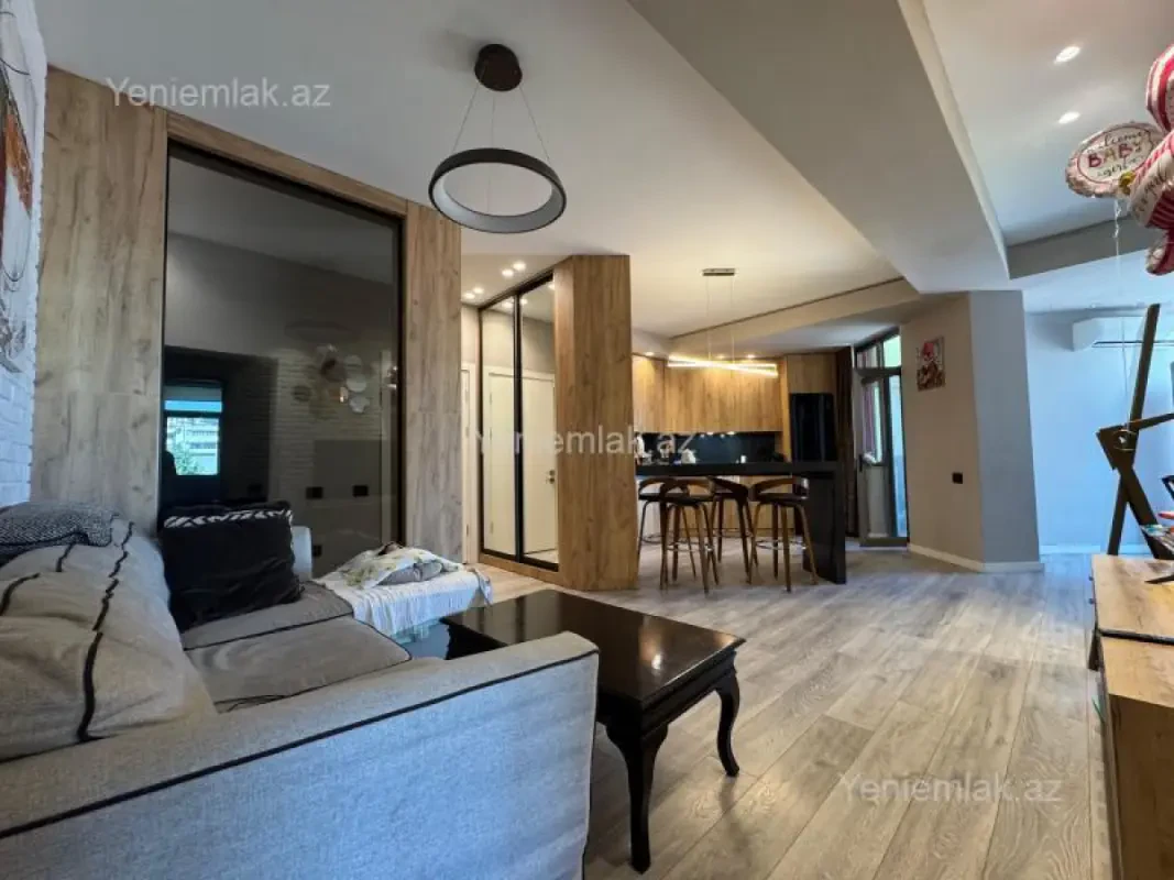 Satılır 2 otaqlı yeni tikili 80 m²