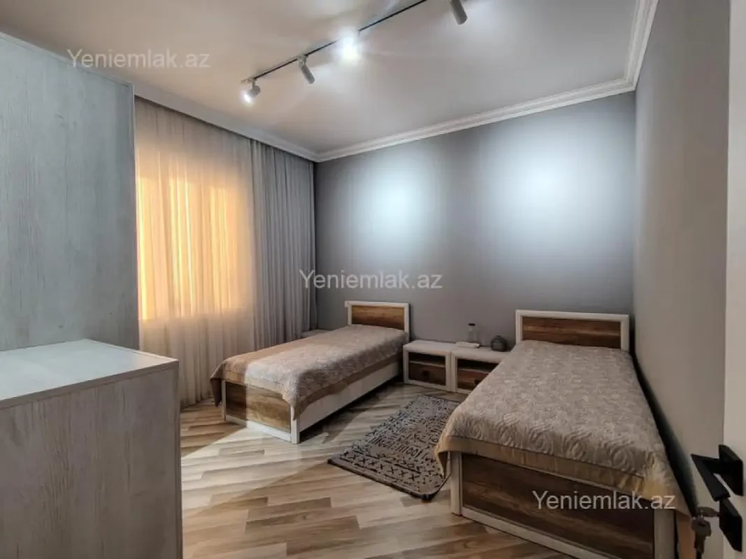 Satılır 6 otaqlı həyət evi 250 m²