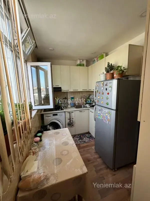 Kirayə verilir 2 otaqlı köhnə tikili 50 m²