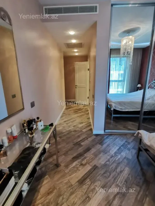 Satılır 4 otaqlı yeni tikili 210 m²