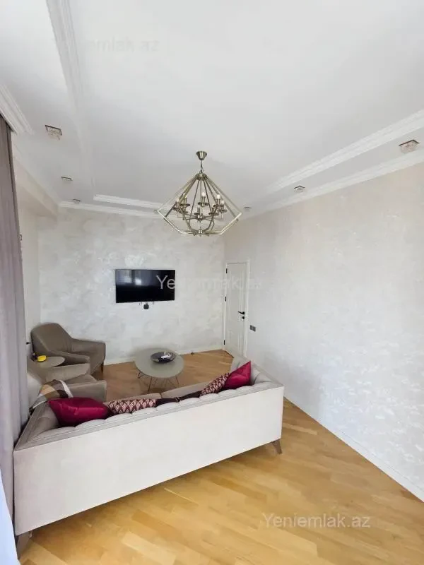 Satılır 2 otaqlı yeni tikili 67 m²