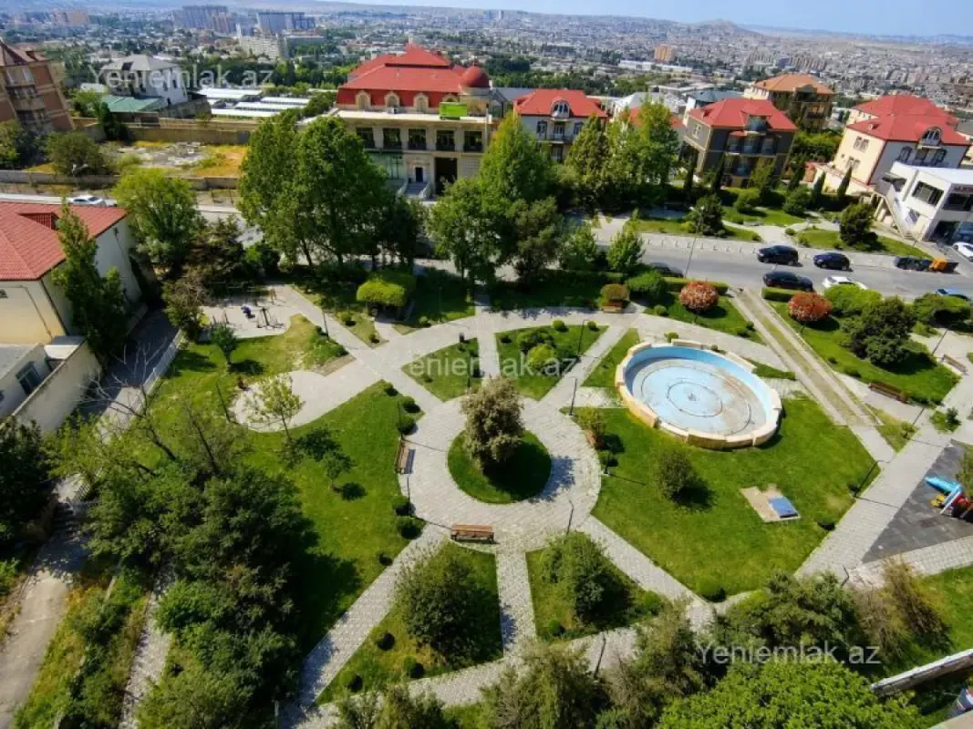 Satılır 4 otaqlı köhnə tikili 115 m²