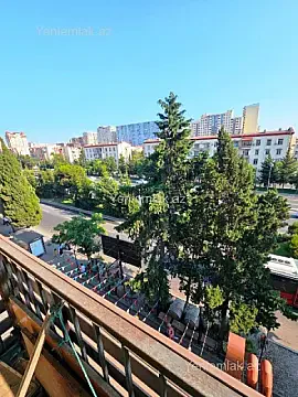 Satılır 3 otaqlı köhnə tikili 70 m² — Bakı, Nizami 3 otaq 70.00 m²