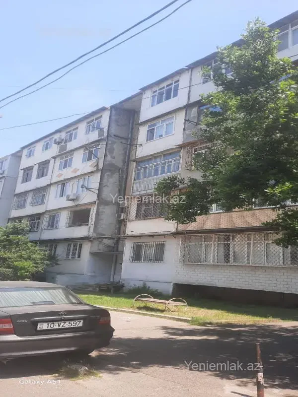 Satılır 2 otaqlı köhnə tikili 45 m²