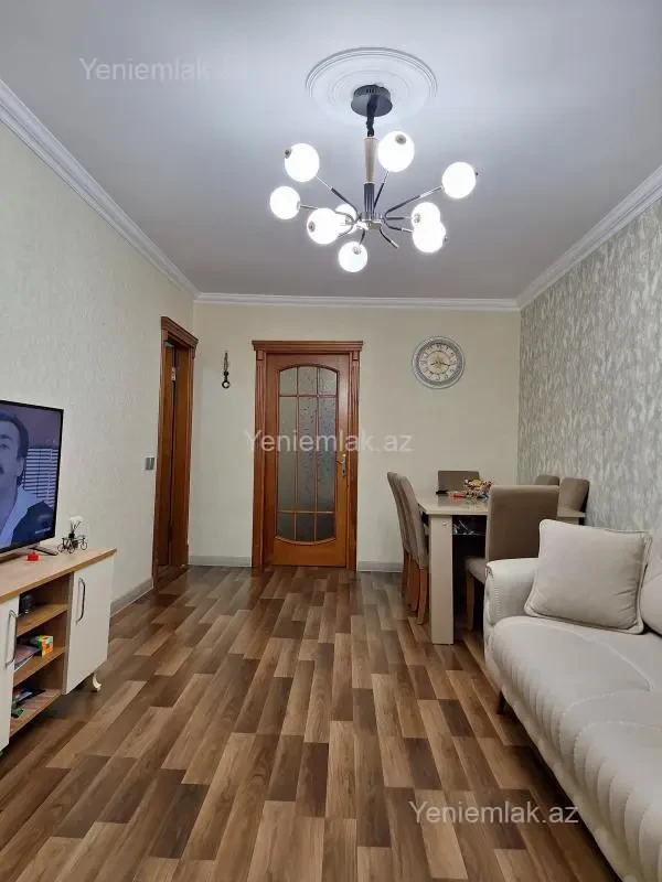 Satılır 2 otaqlı köhnə tikili 50 m²