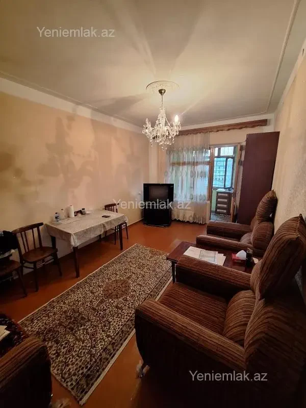 Satılır 2 otaqlı köhnə tikili 60 m²
